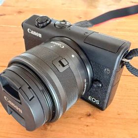 Canon EOS M200 ミラーレス一眼 ブラック + レンズ15-45mm