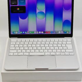 MacBook Neo シルバー
