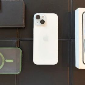 気*を様 iPhone15 128GB ブルー 美品