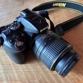 Nikon D5300 デジタル一眼レフカメラ レンズ付き
