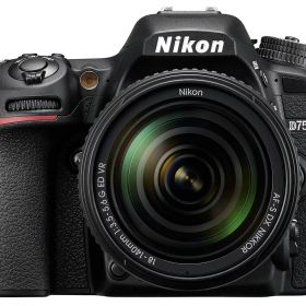 Nikon デジタル一眼レフカメラ D7500 18-140 VR レンズキット