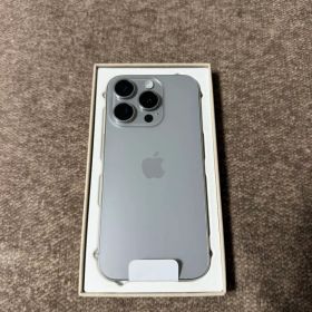 Apple iPhone 15 Pro 本体