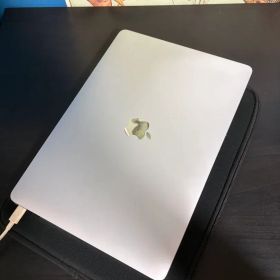 Apple MacBook Air Retina 13-inch 2020