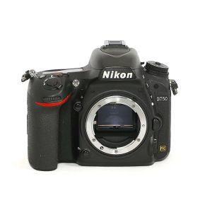 【中古】 (ニコン) Nikon D750 ボディ【中古カメラ デジタル一眼】 ランク：C
