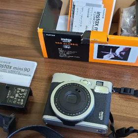 Fujifilm instax mini 90 Neo Classic チェキ