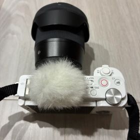 SONYミラーレス一眼カメラ ZV-E10 4K美品SIGMA 16mmレンズ付