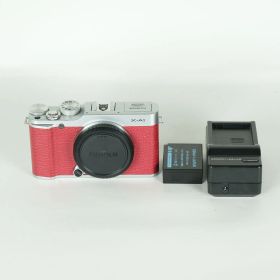 [並品] FUJIFILM X-A1 ボディ レッド | 富士フイルムXマウント