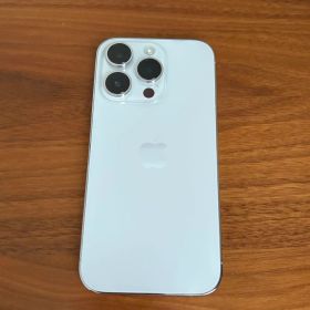 Apple iPhone 14 Pro 本体