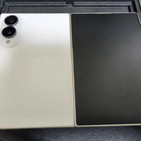 【新品同様】Galaxy Z Fold 8 本体 クリーム 512GB