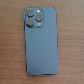 Apple iPhone 15 Pro 本体