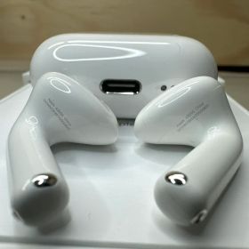 【美品】AirPods 4 ANC搭載モデル MXP93J/A 1QJLV