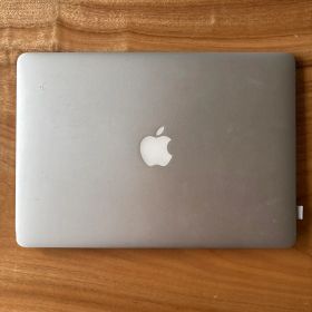 Apple MacBook Air 13-inch 2017 本体