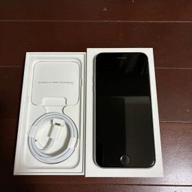 Apple iPhone SE 第三世代本体 ホワイト64GB SIMフリー