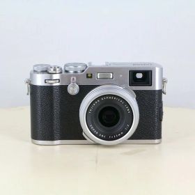 【中古】 (フジフイルム) FUJIFILM X100F シルバー【中古カメラ コンパクトデジカメ】 ランク：B