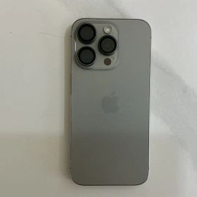 Apple iPhone 15 Pro 本体 カバー付き