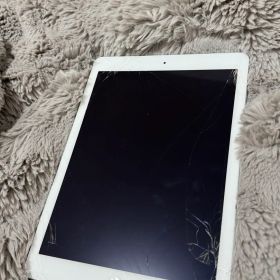ゲリラ値下げ！Apple iPad Air 本体 MD788J/B 第1世代