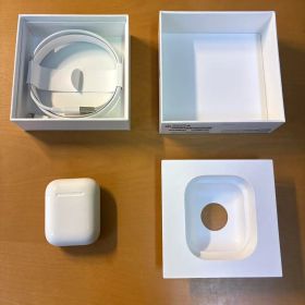 AirPods 第2世代 MV7N2J/A (充電ケース付き) 新品 3,100円 中古