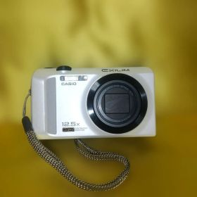 CASIO EXILIM EX-ZR200 本体 充電器付、超美品希少