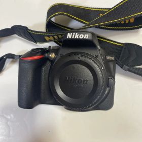 Nikon D5600 デジタル一眼レフカメラ 本体