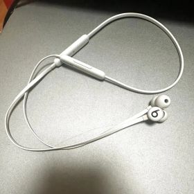 Beats Flex 新品 3,500円 中古 2,600円 | ネット最安値の価格比較