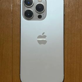 Apple iPhone 14 Pro 本体