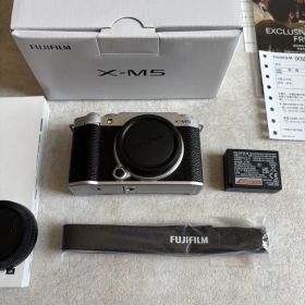 FUJIFILM X-M5
