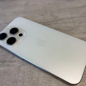 Apple iPhone 15 Pro 本体 シルバー 256GB