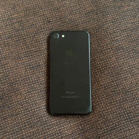 Apple iPhone 7 ブラック 本体