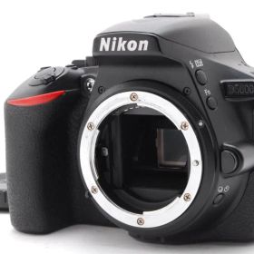 ✨極美品✨ニコン D5600ボディ❤約2416万画素DXセンサー！