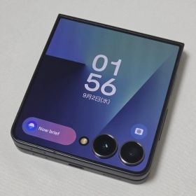 【超美品】Galaxy Z Flip7 SIMフリー 判定○ au版 国内版