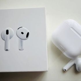 【Apple AirPods 4 】ワイヤレスイヤホン