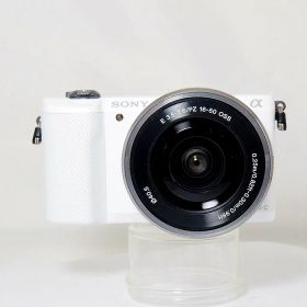 【中古】 (ソニー) SONY α5000ホワイト＋16-50レンズKIT（ILCE-5000L）【中古カメラ デジタル一眼】 ランク：B
