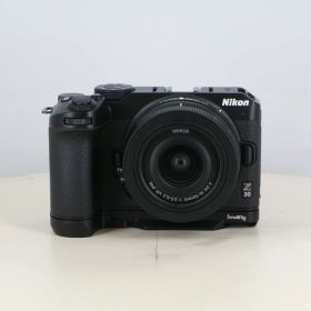 【中古】 (ニコン) Nikon Z30+16-50/3.5-6.3 キット【中古カメラ デジタル一眼】 ランク：AB