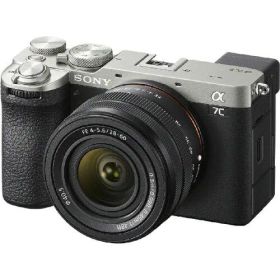 【新品・3営業日で発送】SONY ソニー デジタル一眼カメラα7C II ズームレンズキット シルバー(Eマウント)(ILCE-7CM2L／S)