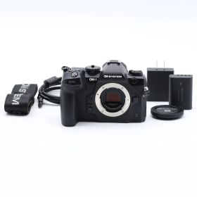 【ショット数7,355】OM SYSTEM OM-1 Mark II ボディ｜マイクロフォーサーズ ミラーレス一眼 5軸手ブレ補正 防塵防滴 高速連写 4K動画対応【中古】