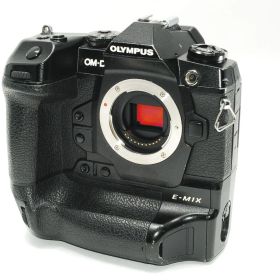 OLYMPUS OM-D E-M1X オリンパス ミラーレス 一眼 カメラ ボディ 【ジャンク】r572
