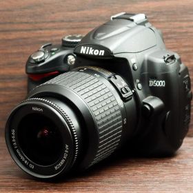 ニコン Nikon D5000❤スマホ転送OK❤可動式モニター❤全動作確認済