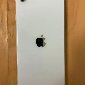 Apple iPhone SE3 本体 ホワイト バッテリー85％ SIMフリー