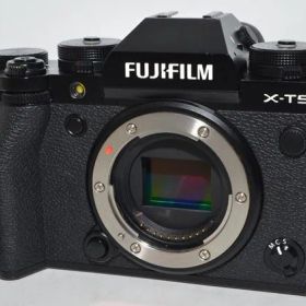 260850★ほぼ新品★富士フイルム(FUJIFILM) ミラーレス一眼カメラ X-T5ボディ ブラック F X-T5-B