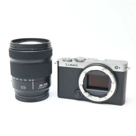 【中古品】 《美品》 Panasonic LUMIX S9 高倍率ズームレンズキット DC-S9H-S ダークシルバー [ デジタルカメラ ]