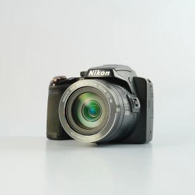 Nikon ニコン Coolpix P500 コンパクトデジタルカメラ