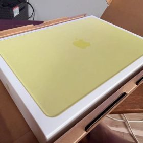 MacBook Neo 13インチ 512GB US配列 シトラス 新品同様