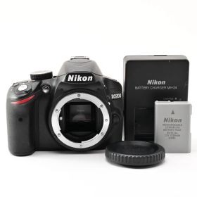 ■ ほぼ新品 ■ ニコン NIKON D3200 ボディ 《ショット数 275回》
