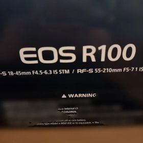 Canon EOS R100 ダブルズームキット