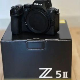 ほぼ新品 Nikon Z5II ボディ 1243ショット 新品SD128GB付