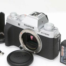 【中古】【美品】富士フイルム FUJIFILM X-T200 ボディ [シルバー] CA01-D450-2P2B Xマウント APS-C EVF 中古