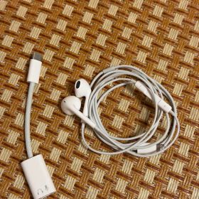 Apple EarPods Lightningコネクタ USB-C変換アダプタ