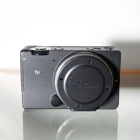 Sigma fpボディ(ワンオーナー品)＋おまけセット