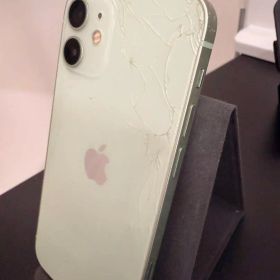 Apple iPhone 12 本体
