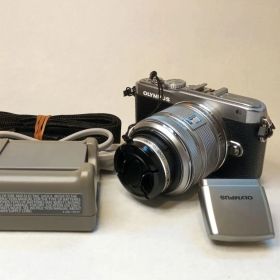 完動品 OLYMPUS PEN Lite E-PL3 本体＋バッテリー＋充電器